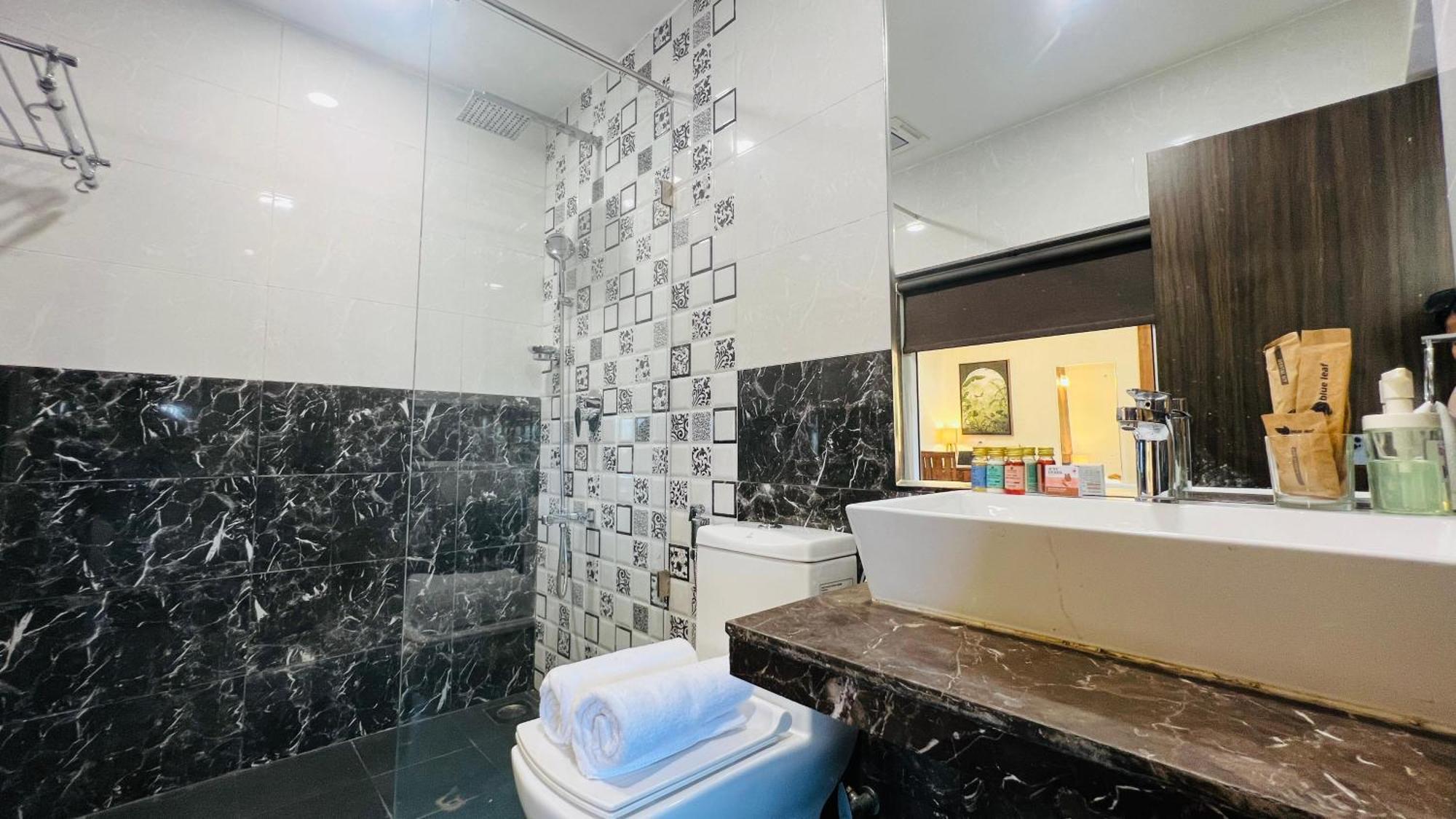 Bluo Amani Vagator - Boutique Hotel Goa Анжуна Экстерьер фото
