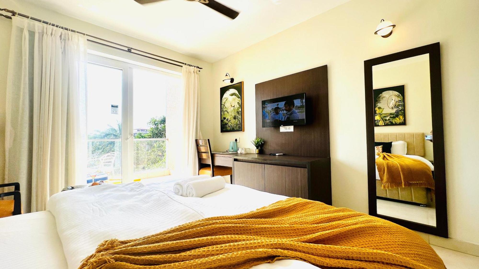 Bluo Amani Vagator - Boutique Hotel Goa Анжуна Экстерьер фото