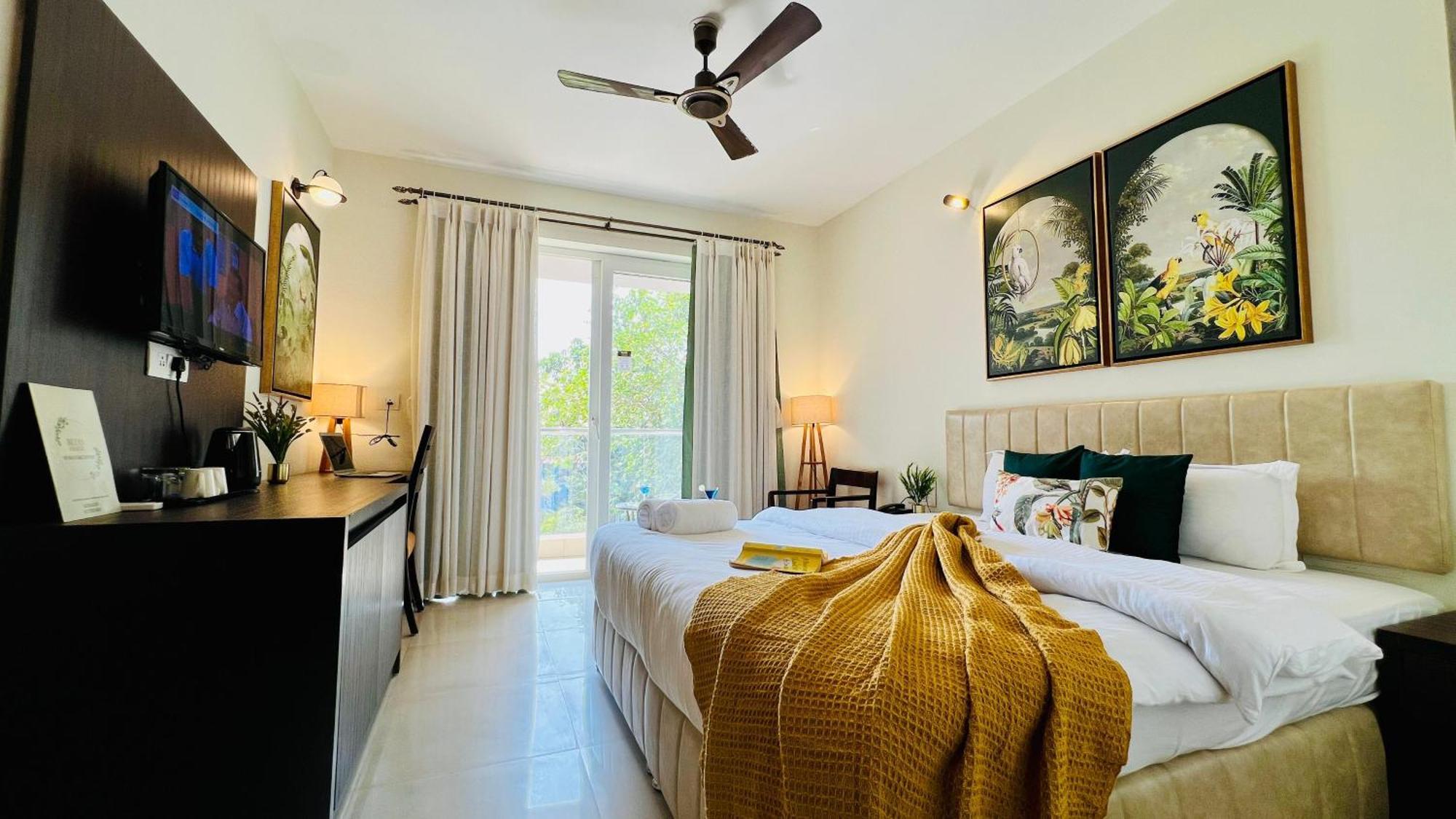 Bluo Amani Vagator - Boutique Hotel Goa Анжуна Экстерьер фото